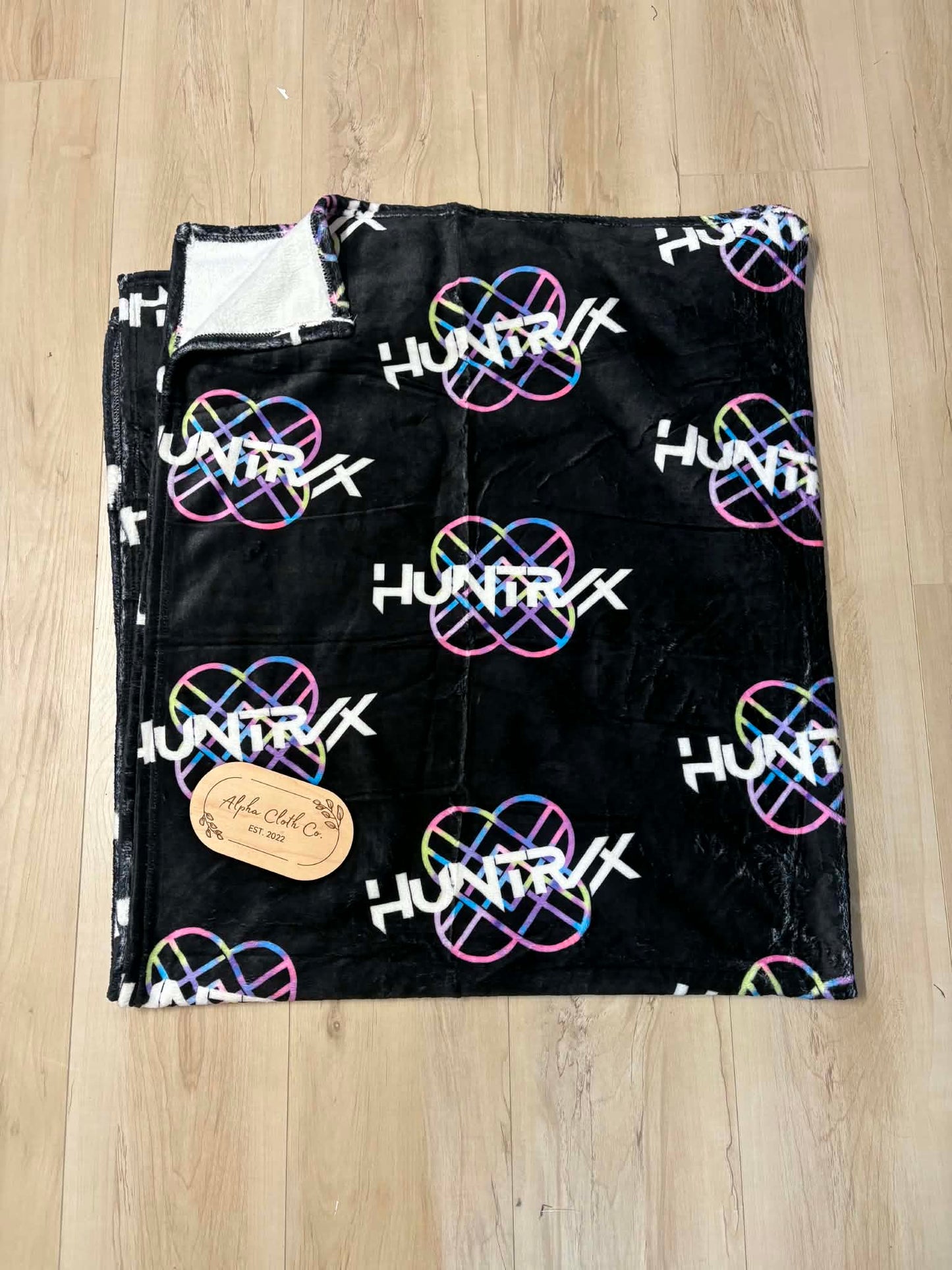 Huntrix Black 50x60 MINKY blanket