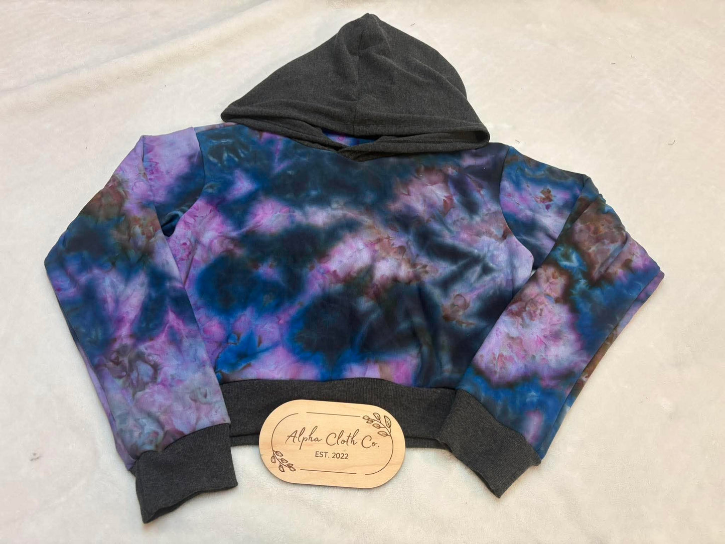 Sm midnight peony cropped hoodie